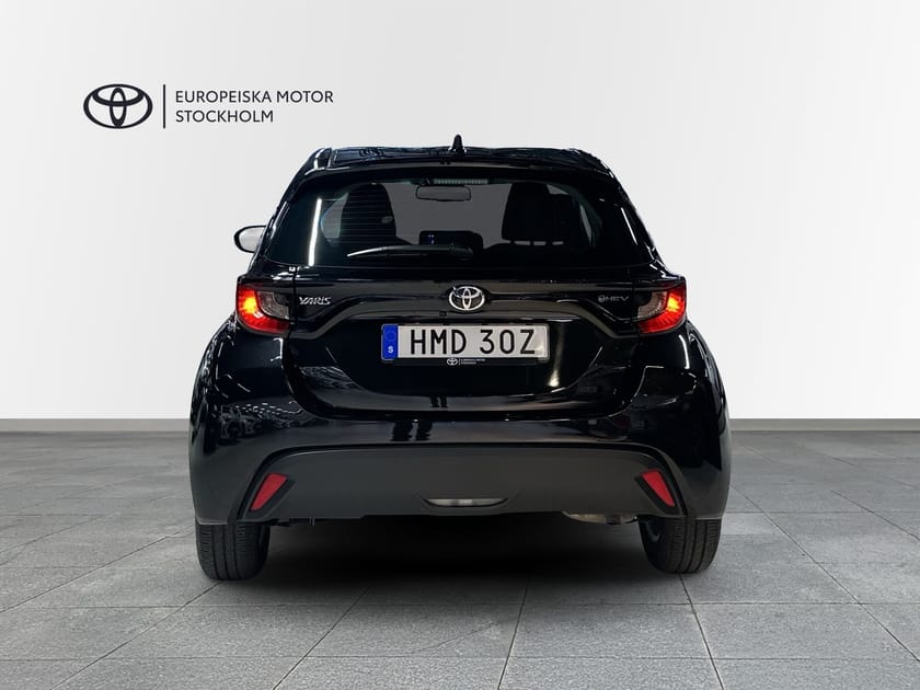 Bild 4 av Toyota Yaris Hybrid 115 1,5 HSD ACTIVE KOMFORTPAKET / V-HJUL/ MOMS!