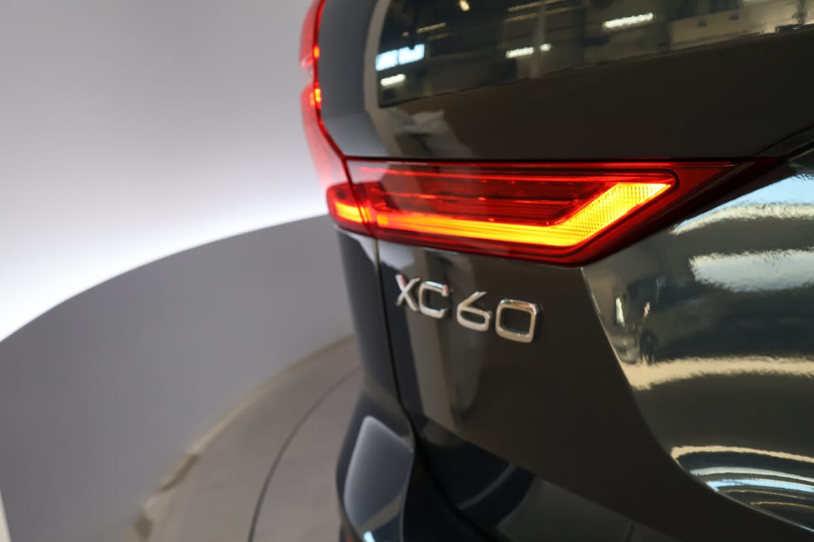 Volvo XC60 2023 - miniatyr 10