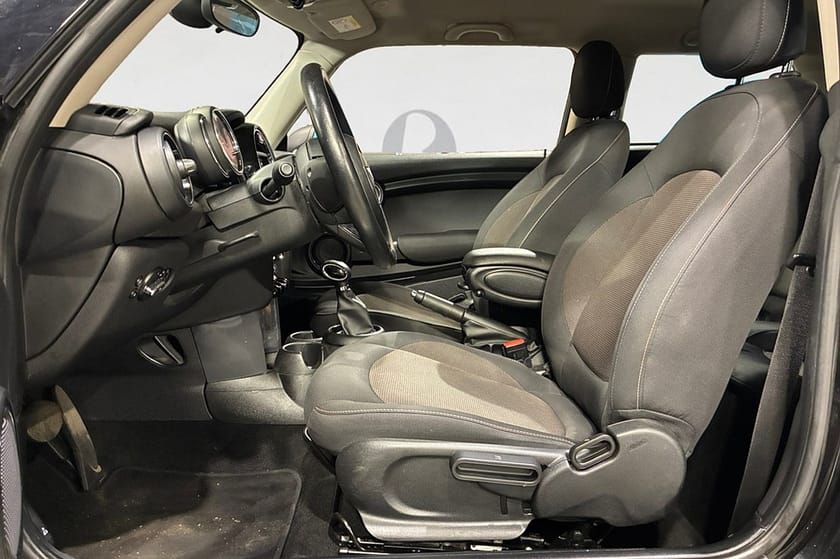 Bild 3 av MINI One 1,2 102 HK AUT SALT ll 7800MIL 382KR/ÅR NYBES 15"