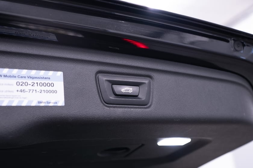 Bild 1 av BMW 330e Touring M Sport Cockpit H/K LaserLights Ambient Carplay 292hk
