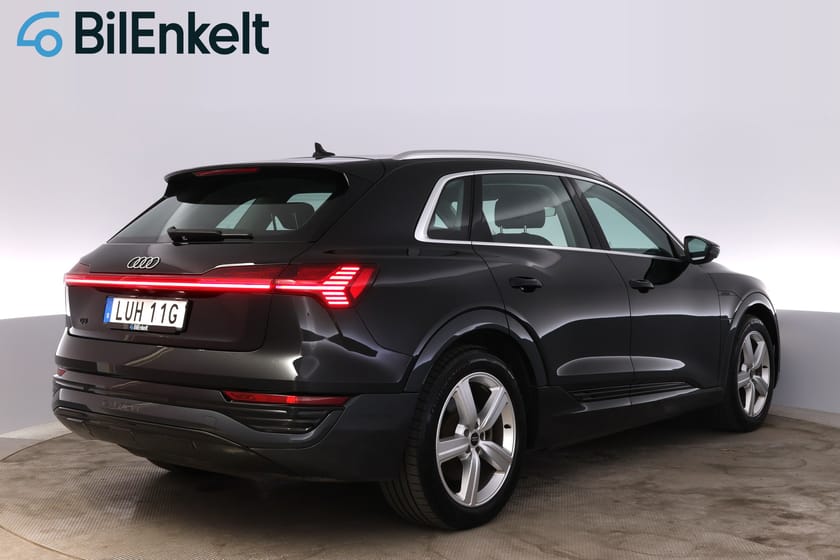 Bild 3 av Audi Q8 55 e-tron quattro Proline Luftfjädring Drag Kamera
