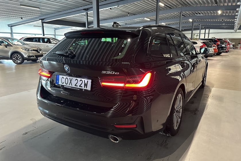 Bild 4 av BMW 330e xDrive Touring Sportline B-kamera Värmare Navi Drag Eu6