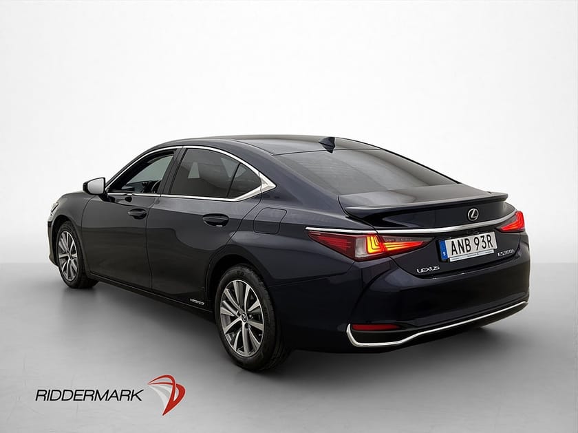 Bild 5 av Lexus ES 300h 2.5 E-CVT 218hk Taklucka Kamera Farthållare Skinn