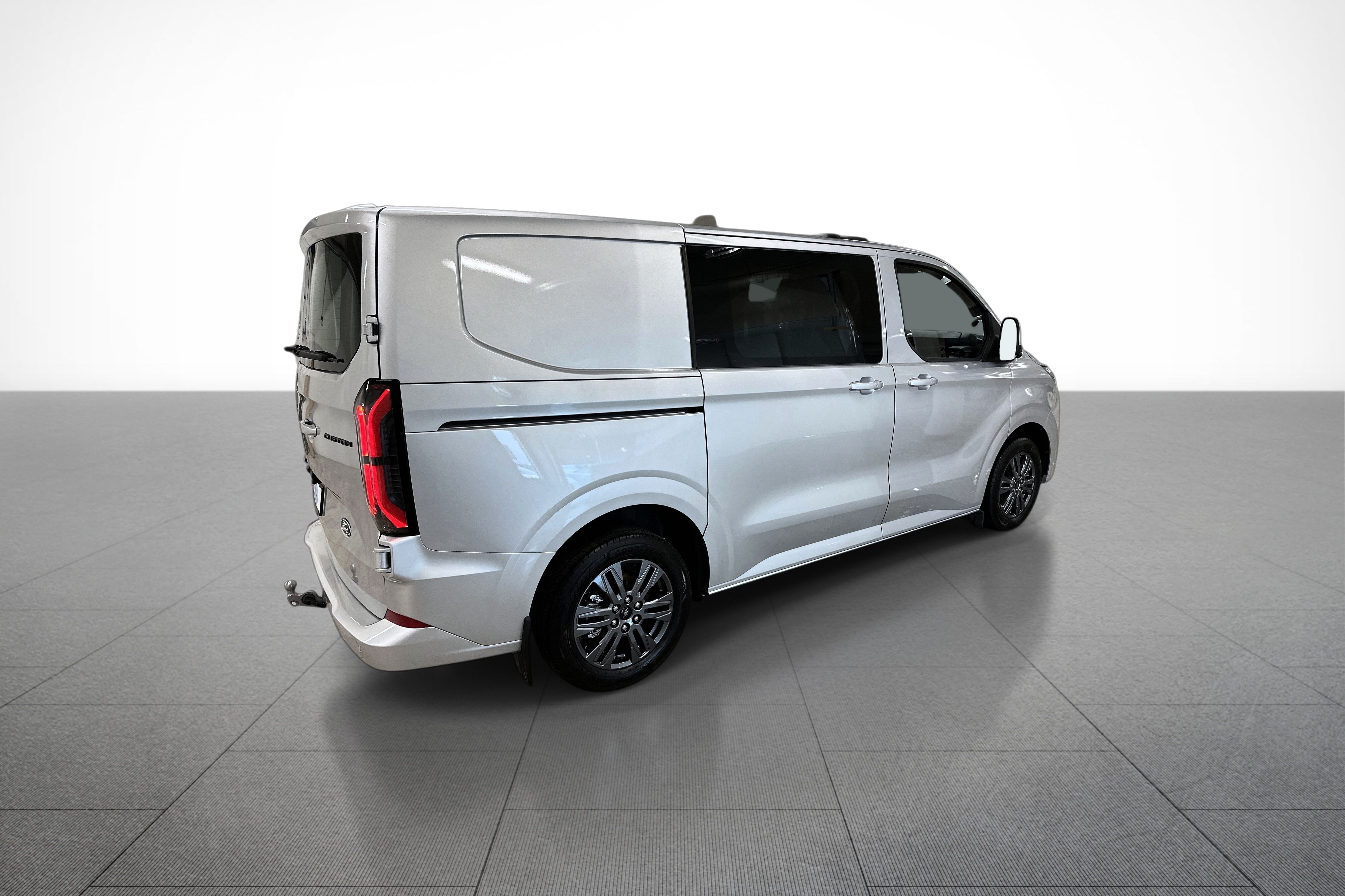 Ford E-Transit Custom 320 bilde 6