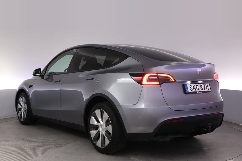 Bild 4 av Tesla Model Y Long Range AWD Autopilot Pano Drag