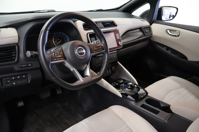 Bild 5 av Nissan Leaf N-Connecta 40 kwh / NYSERV / 360° / V-Hjul / Värmepump