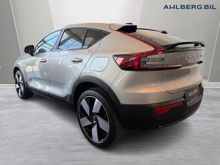 Bild 3 av Volvo C40 Recharge Twin motor 🟠Recharge Ultimate. 360 kamera, Navi, Adaptiv farhållare, Tonade rutor