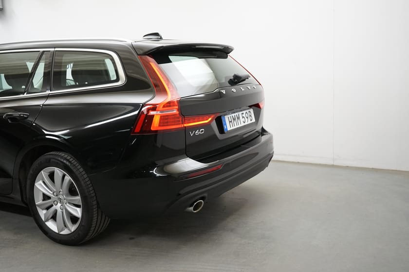 Bild 3 av Volvo V60 B4 Bensin Momentum Advanced Edition, Dragkrok, Baklucka elmanövrerad