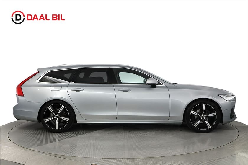 Bild 5 av Volvo V90 D4 AWD 190HK R-DESIGN DRAG 360° H/K® PANO HUD