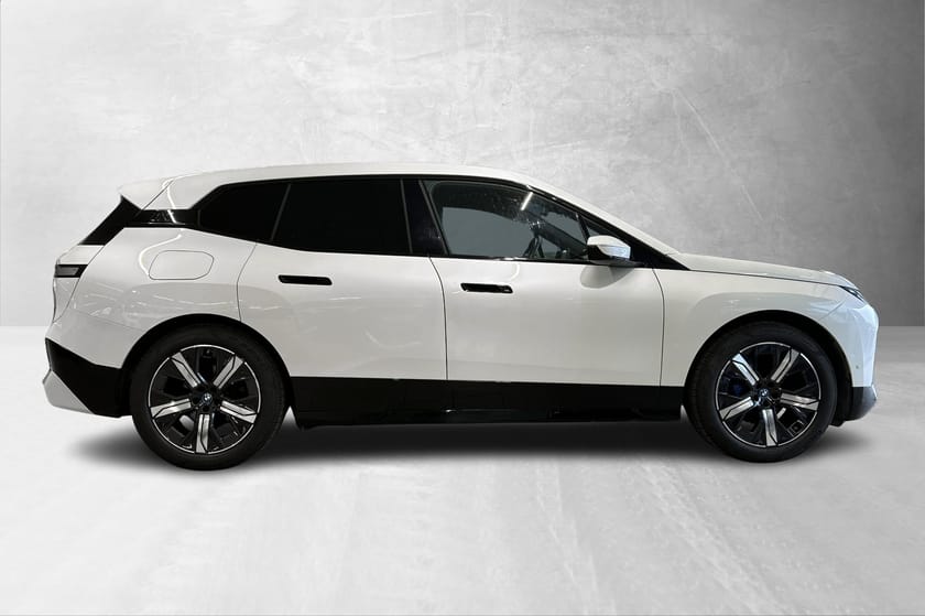 Bilde 4 av BMW iX xDrive40 Harman / Lazer / Hengerfeste / panoramatak