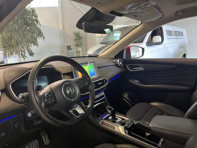 Bild 2 av MG EHS PHEV Luxury Kamera Pano El-Stol 258hk