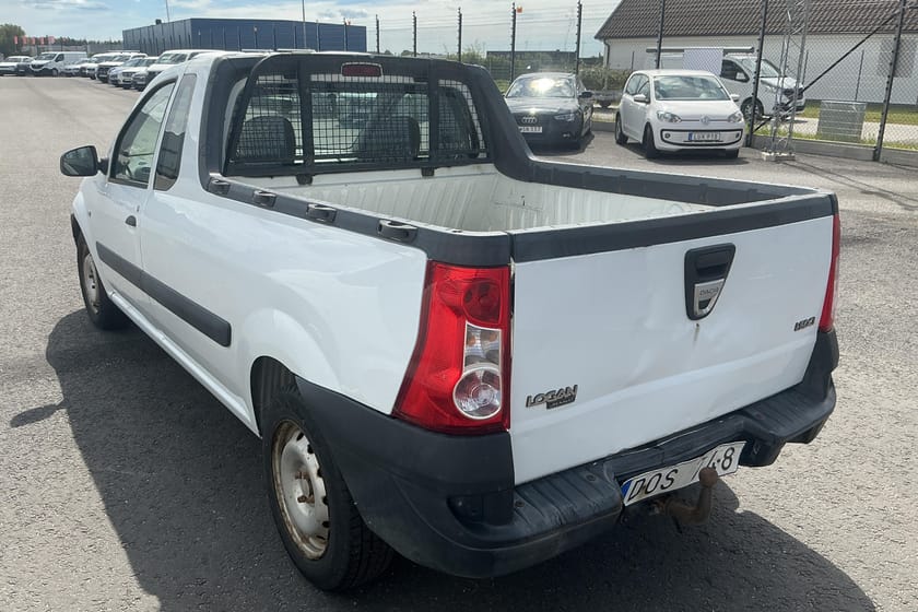 Bild 3 av Dacia Logan Pick-Up 1.5 dCi Pickup (85hk) Reparationsobjekt
