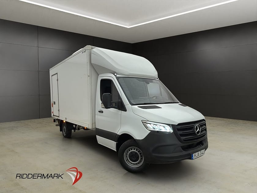 Bild 1 av Mercedes-Benz Sprinter 317 CDI RWD Chassi BAKGAVELLYFT Sidodör CARPLAY Moms