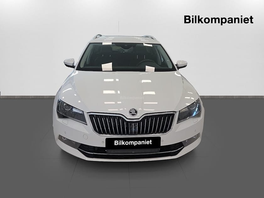 Bild 2 av Škoda Superb Kombi Skoda 2.0 TDI 4x4 SCR Businessline (V-Hjul, Drag, Mkv)