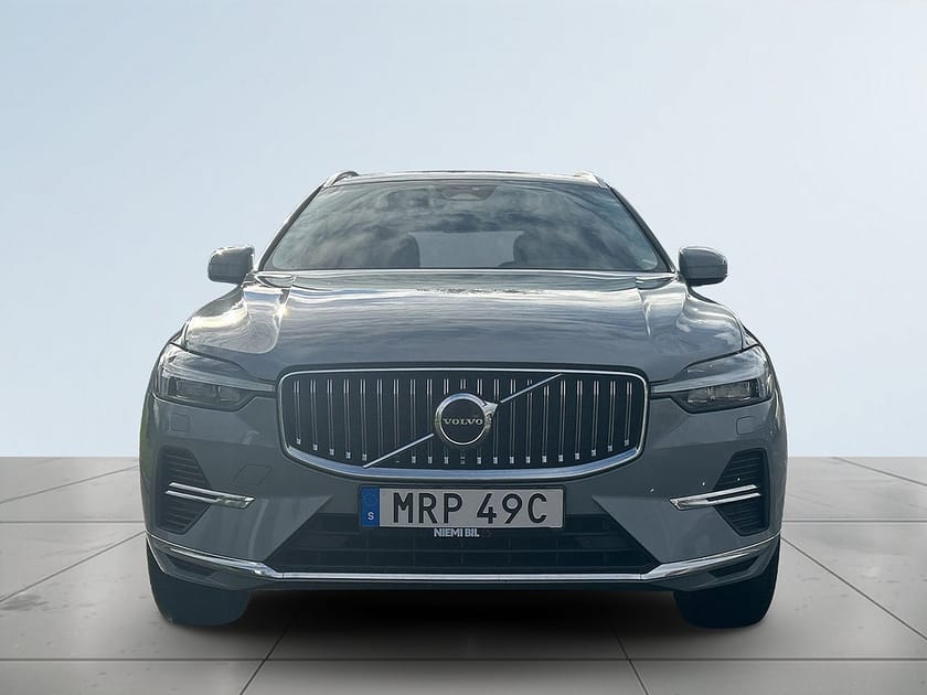 Bild 2 av Volvo XC60 T6 Plug-In AWD MOMS BKamera Pano Navi Värmare S&V-däck