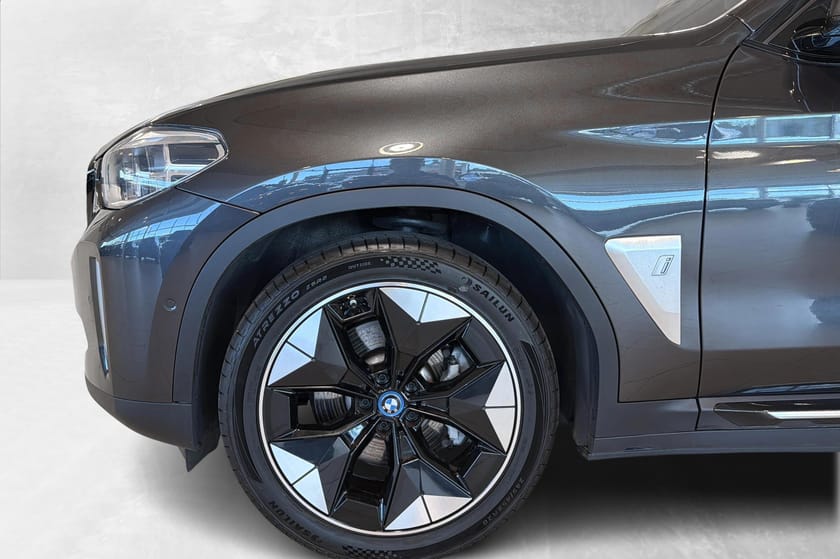 Bilde 5 av BMW iX3 Fully charged ACC krok Skinn Elsete
