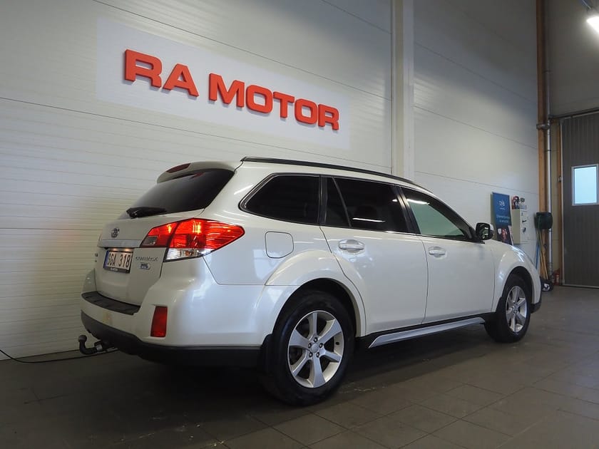 Bild 5 av Subaru Outback 2.0 4WD Lineartronic Business 150hk | Kamera | Drag |