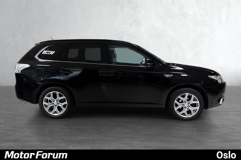 Bilde 4 av Mitsubishi Outlander PHEV Lav kilometer - Cruicekontroll - Ryggekamera -