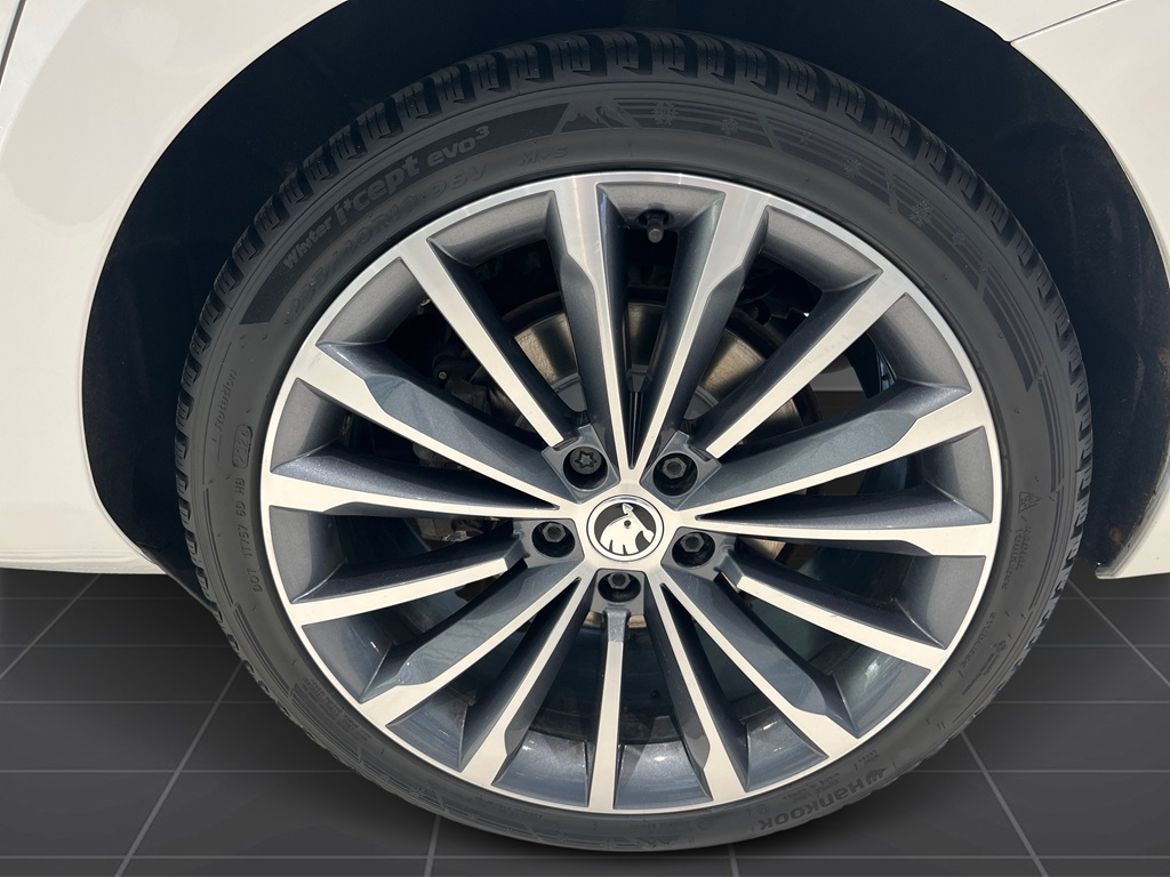 Škoda Škoda Superb Kombi — bild 7
