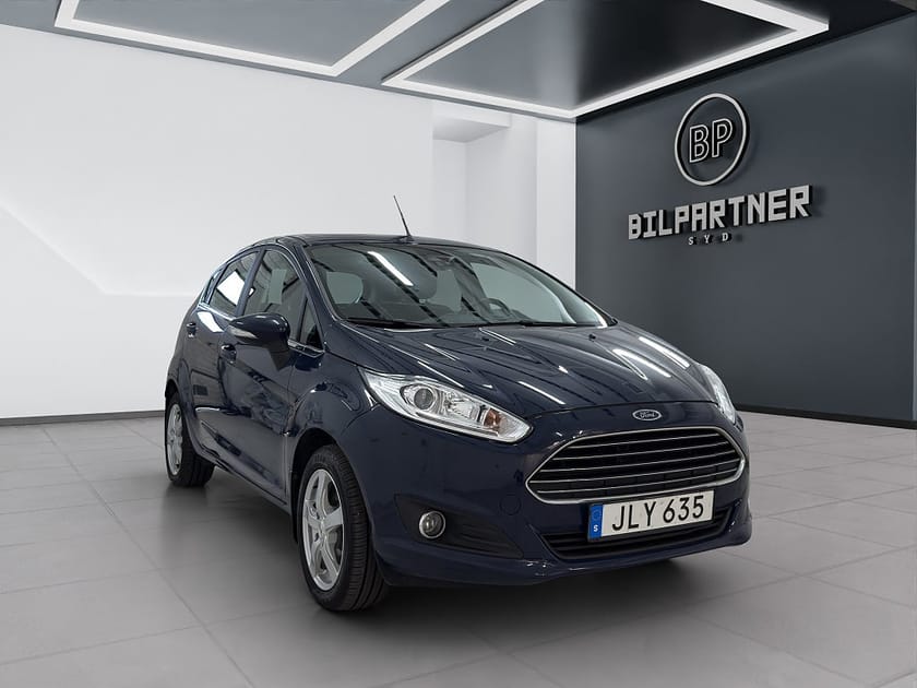 Bild 4 av Ford Fiesta 5-dörrar 1.0 Titanium/Besikt/Ny Servad/SOV-Däck/2-Ägare