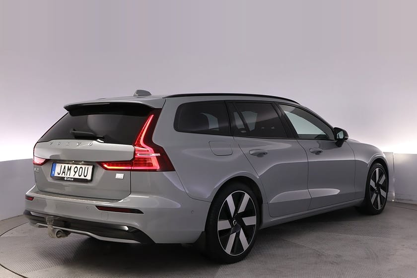 Bild 5 av Volvo V60 Recharge T8 AWD Ultimate Dark Pano 360 HUD HK Drag