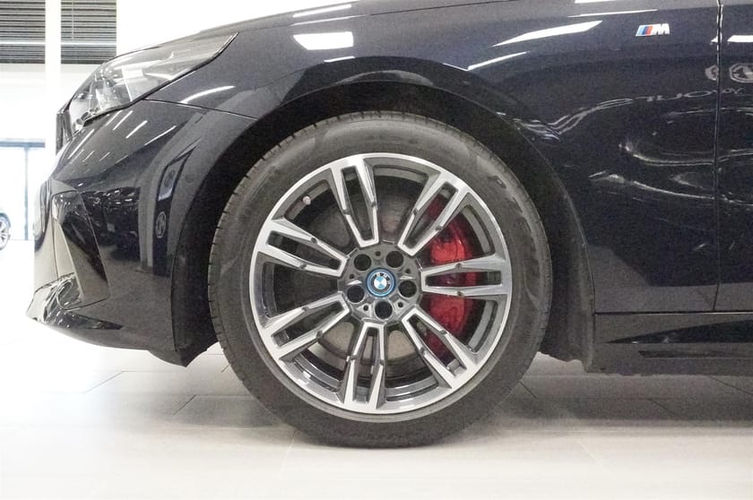 Bild 3 av BMW i5 eDrive40 Sedan M Sport Active Innovation Keyless DAP