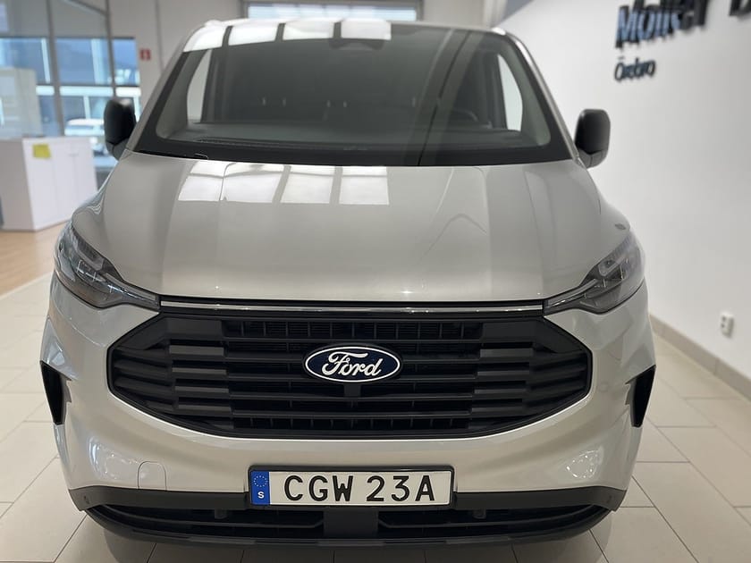 Bild 2 av Ford Transit Custom 320 Connect COSTUM AWD 170Hk Drag