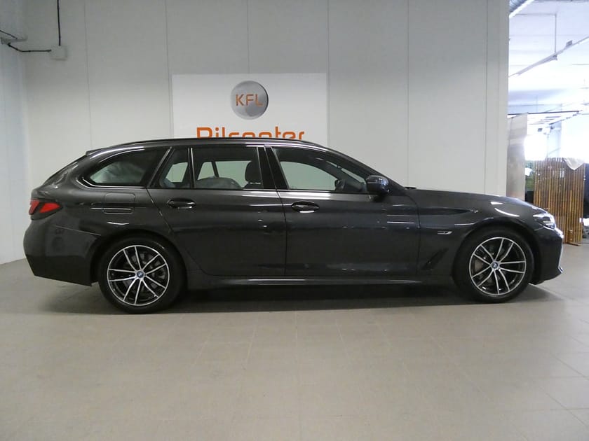 Bild 5 av BMW 530e xDrive Touring M Sport Drag-Navi-Värmare-Kamera-Rattvärme-SoV