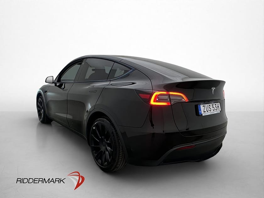 Bild 3 av Tesla Model Y Standard Range RWD Svensksåld Panorama