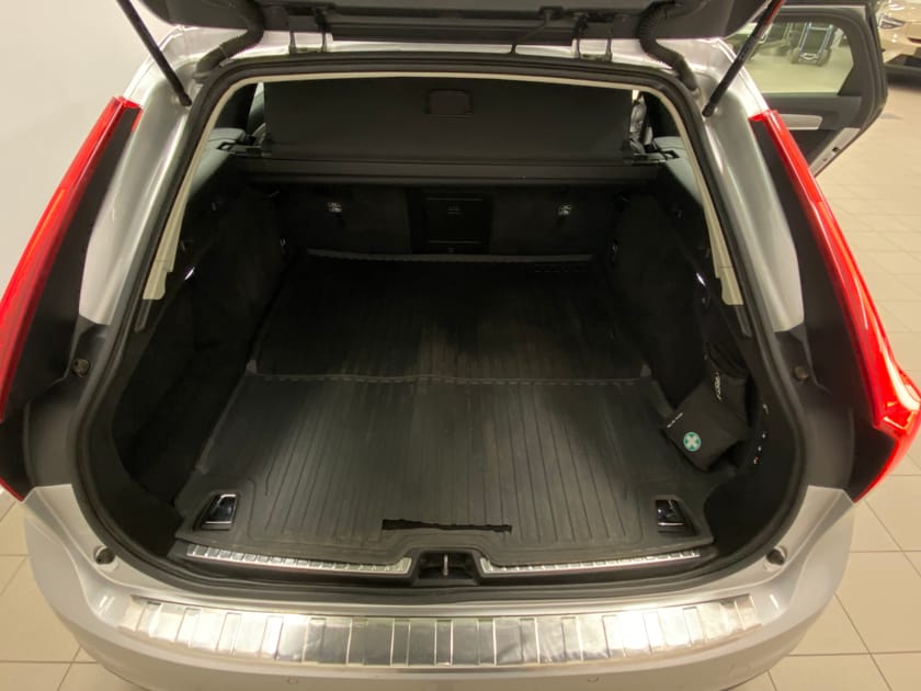 Bild 5 av Volvo V90 D4 AWD Momentum SE