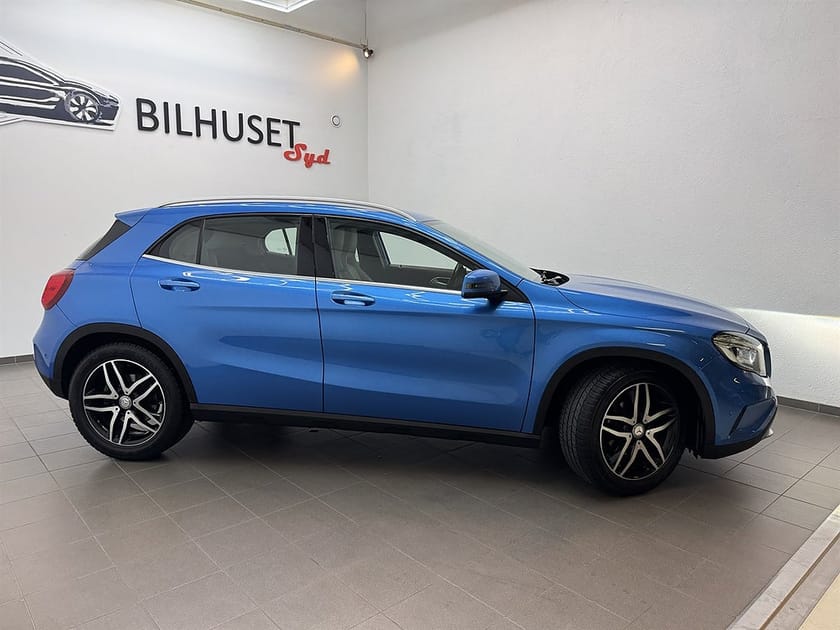 Bild 2 av Mercedes-Benz GLA 220 d 220d 7G 177hk Kamera/Krok/Komplett Service