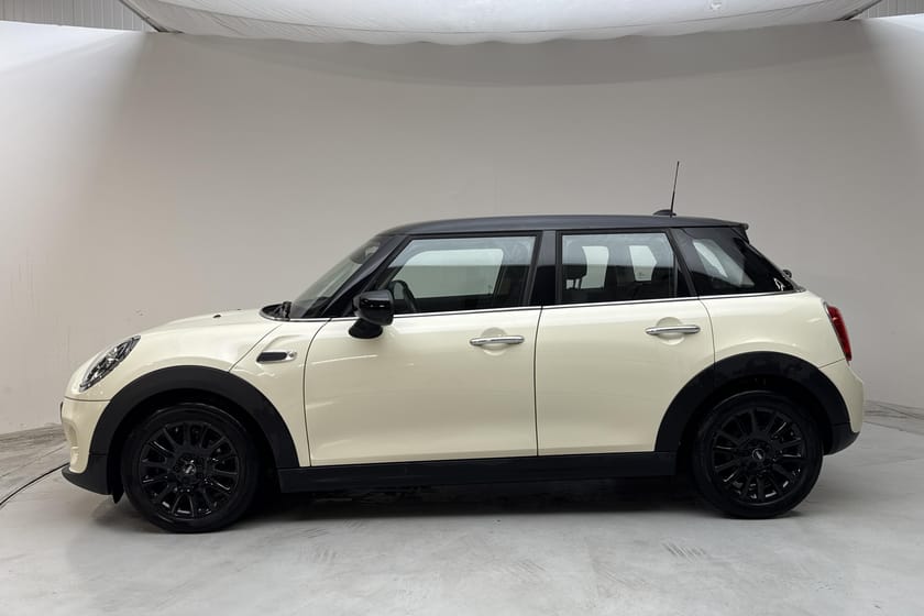 Bild 2 av MINI Cooper Hatch 5dr, F55 (136hk) Essential Excitement