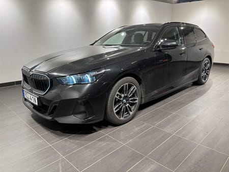 BMW 530e xDrive Touring M Sport Pro Innovation Drag H K DAP