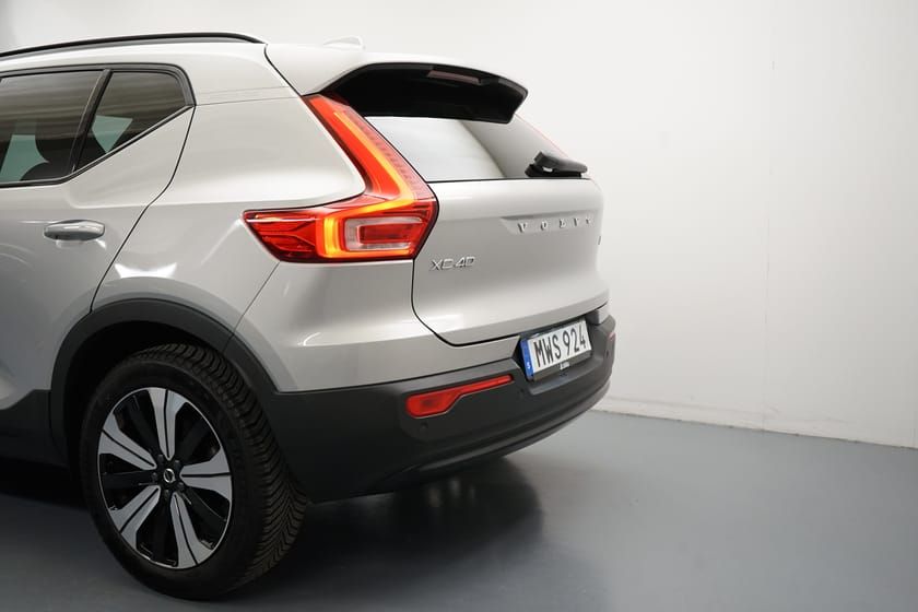 Bild 3 av Volvo XC40 Recharge T4 Plus Dark, Dragkrok, Baklucka elmanövrerad