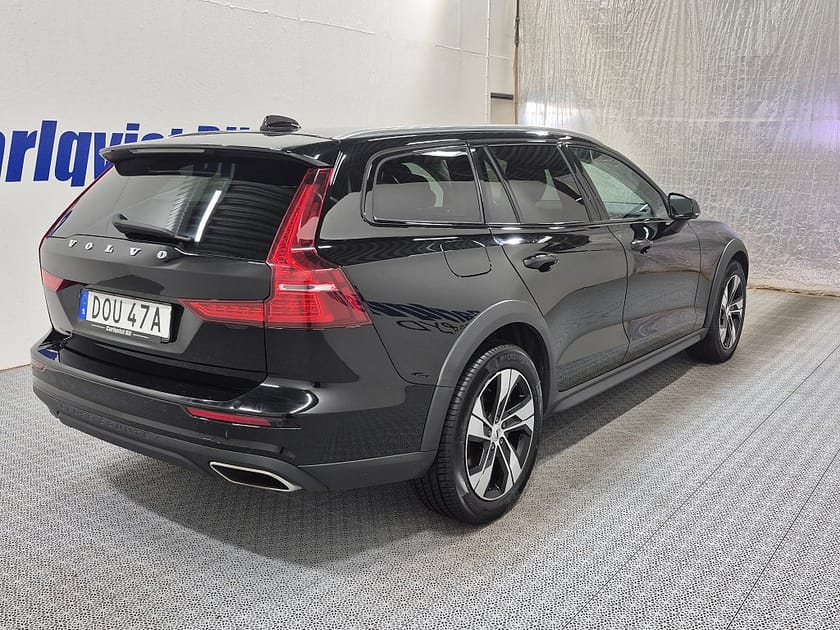 Bild 4 av Volvo V60 Cross Country B4 MILDHYBRID AWD 197HK 4x4 Advanced Läder