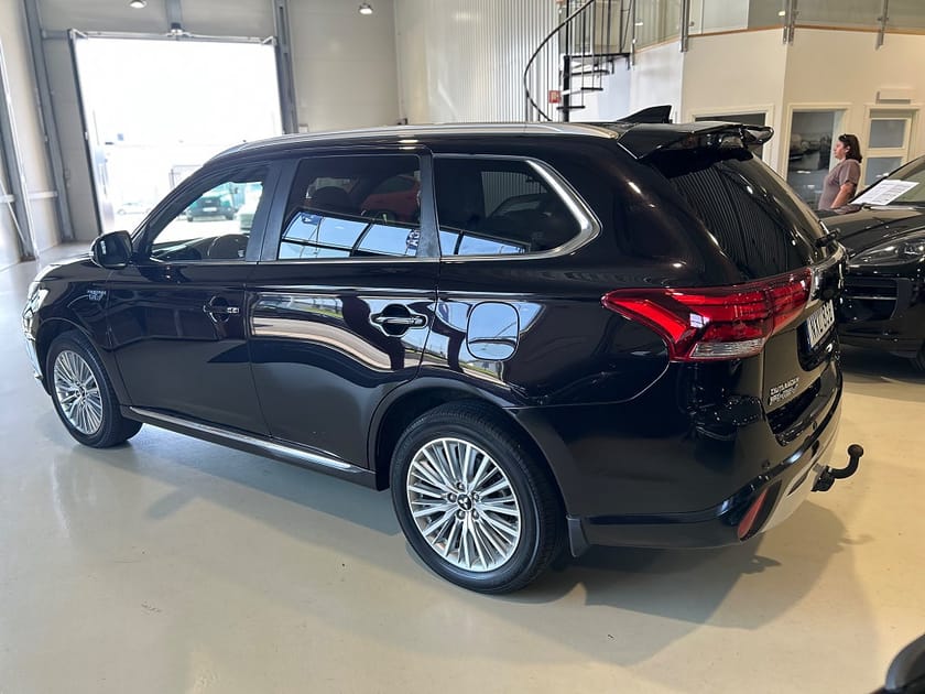 Bild 4 av Mitsubishi Outlander PHEV CVT Business 224hk / Drag