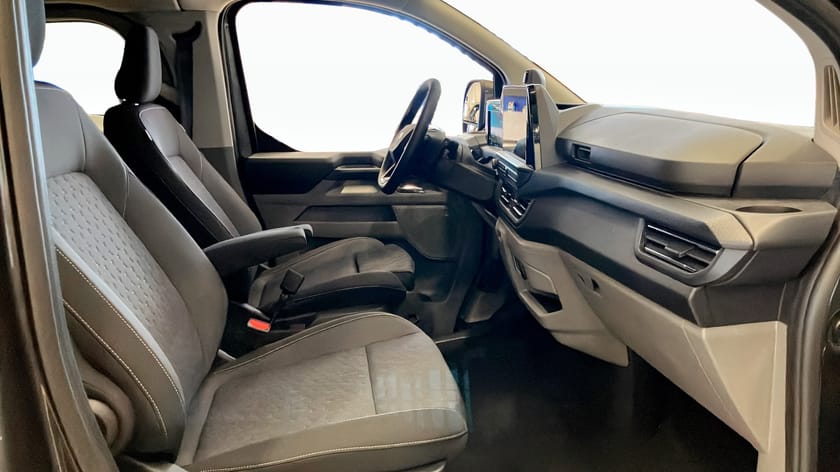 Bild 3 av Ford Transit Custom 320 Crew Van Limited Dubbelhytt 170hk automat 5-sits