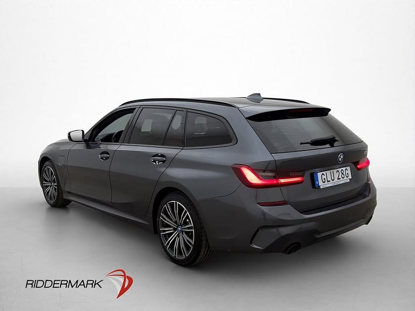 Bild 4 av BMW 330e Touring 292hk M-Sport Cockpit Skinn Navi CarPlay