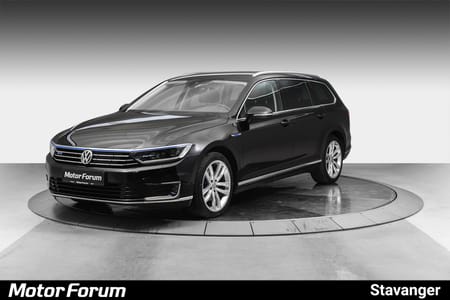 Volkswagen Passat Variant GTE / KROK / NAVI / DAB+ / KEYLESS / R.KAMERA