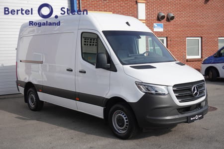 Mercedes-Benz Sprinter 317 CDI RWD Panel Van 317/37 KA, Hengerfeste