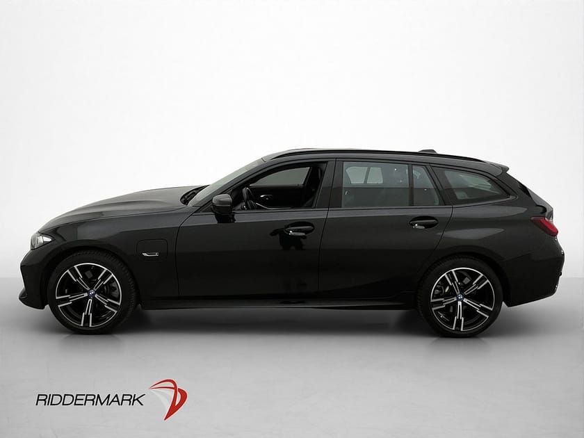 Bild 2 av BMW 330e xDrive Touring M-Sport Wide Skinn Dragkrok CarPlay