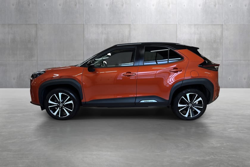 Bilde 2 av Toyota Yaris Cross Hybrid AWD-i 1.5 Bensin Automat Executive Bi-Tone