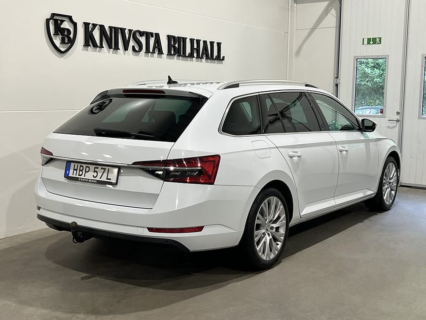 Bild 4 av Škoda Superb iV Kombi Skoda 1.4 TSI Business Ed Style Moms Drag 218hk