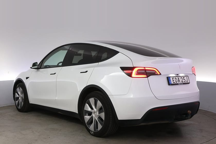 Bild 4 av Tesla Model Y Standard Range RWD Autopilot Pano Drag V-hjul