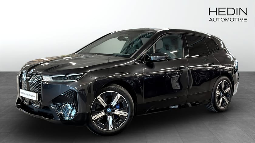 Bild 1 av BMW iX xDrive40 Sportpkt Driving Assist Pro 360 Kamera H/K Head Up