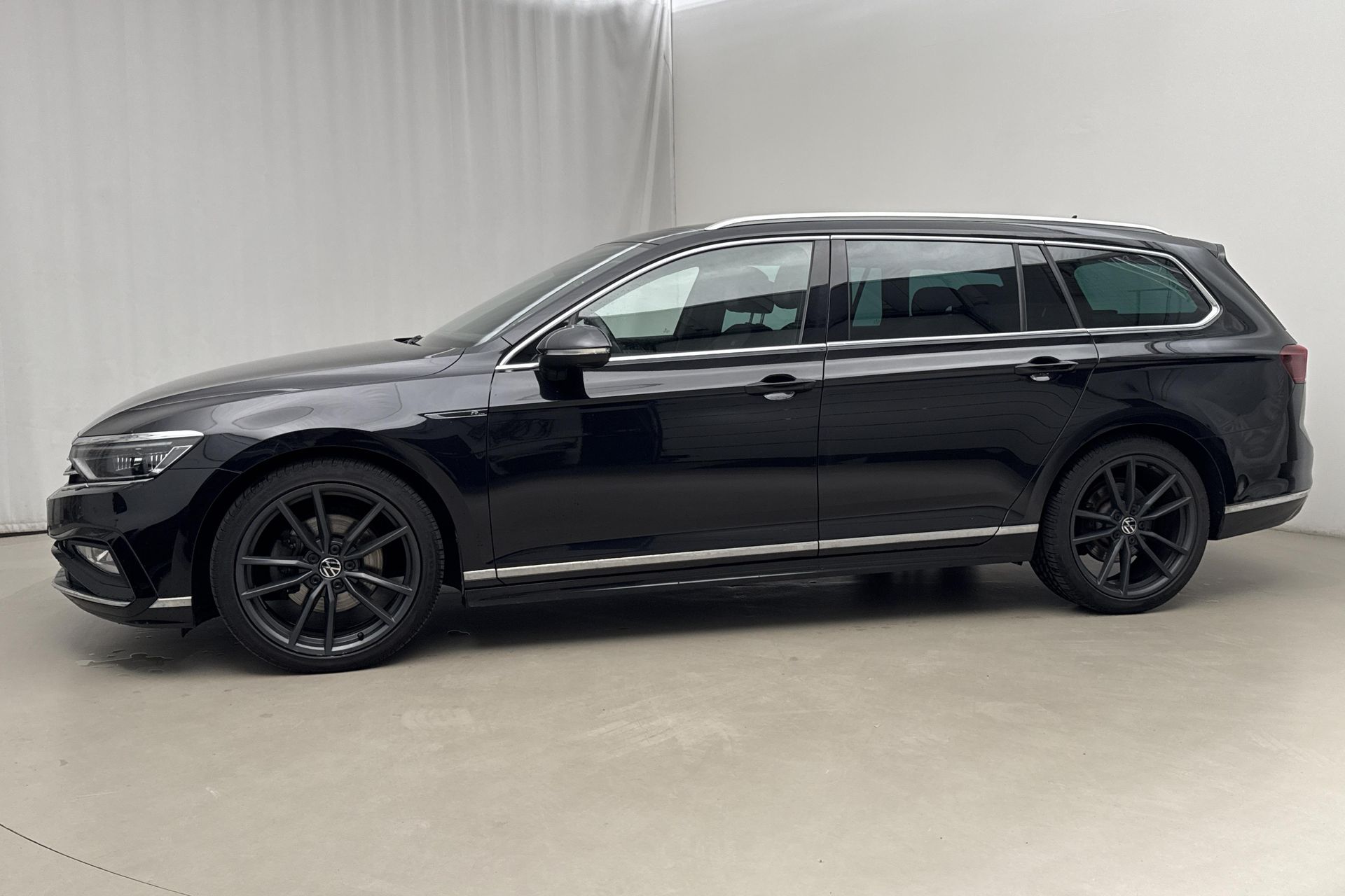 Volkswagen Passat 2021, bild 2/10
