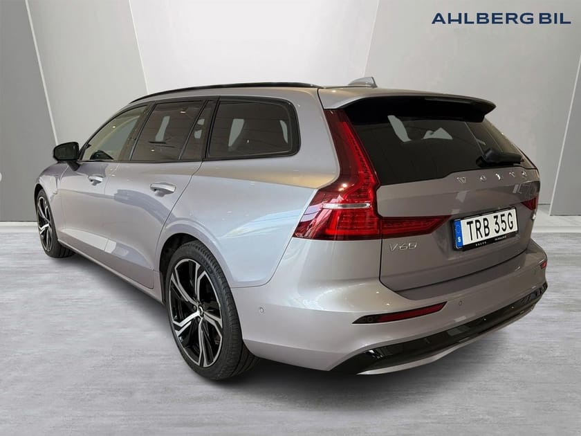 Bild 3 av Volvo V60 T6 Plus Dark Nordic Edition, Loungepaket, Bowers & Wilkins Högtalare, Ventilerat Nappaläder, Dragkrok Halvautomatisk, Google Maps
