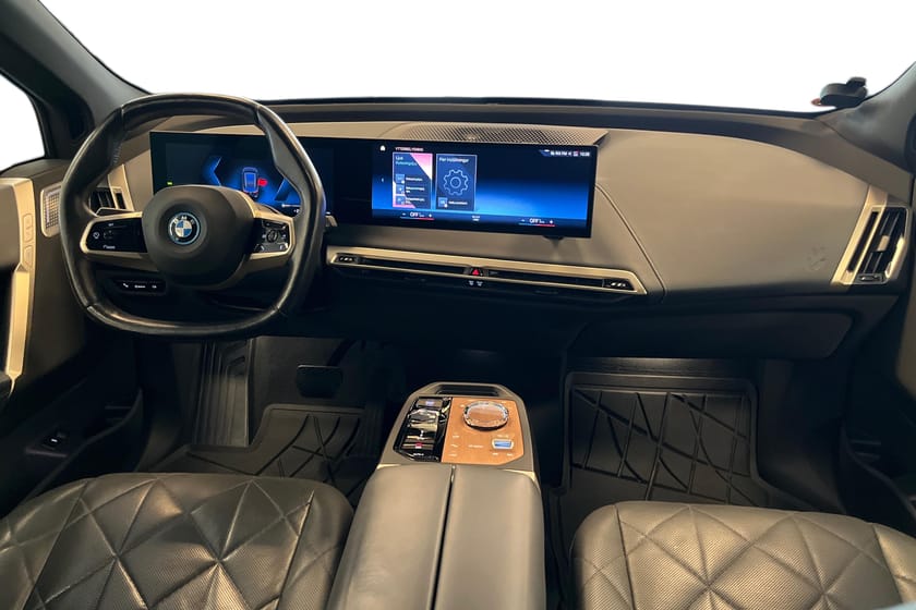 Bild 2 av BMW iX M60 M60|Sky lounge|Luftfjädring|Laser LED|Aktiv F|SE SPEC