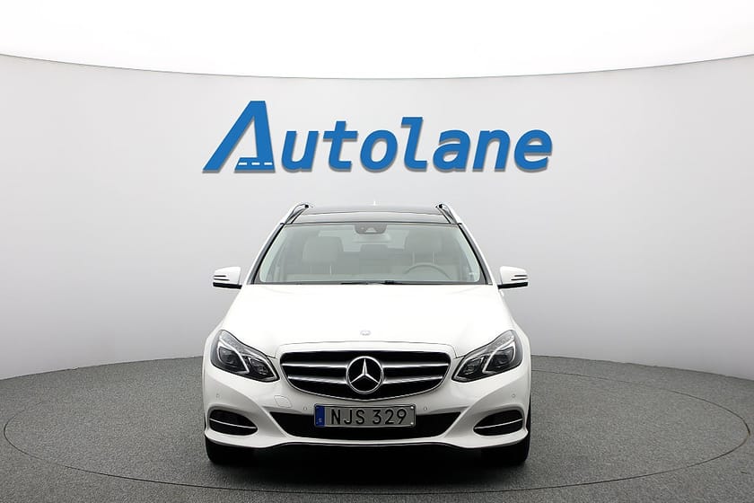 Bild 3 av Mercedes-Benz E 220 T BlueTEC 4MATIC 4M 7G Pano,H/K,Värmare,Kamera,Drag