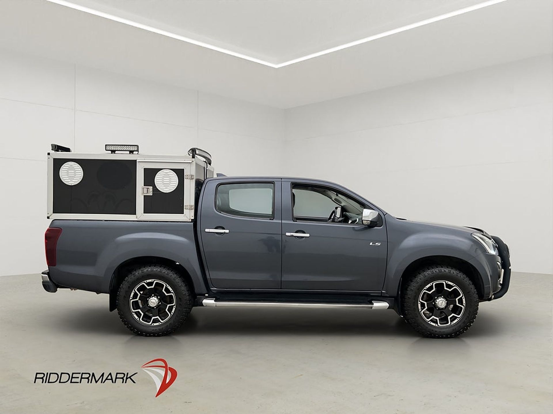 Isuzu D-max 2018, bild 2/10